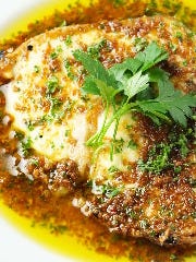 人気の一品「スカモルツァチーズのソテー」