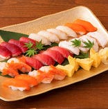 こだわりの赤シャリと直送鮮魚のにぎり鮨は単品でのご注文もOK！