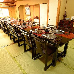 個室は椅子・テーブル席にて 最大25名様迄対応です。