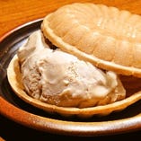 沖縄県小浜産黒砂糖使用
黒糖モナカアイスクリーム