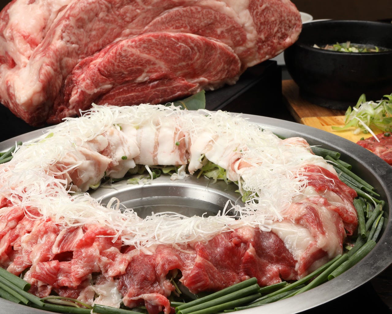 2時間飲放付 飛騨牛の握り寿司 炊き肉鍋 ステーキ等豪華全9品7700円の詳細 個室塊肉と炊き肉 和牛アカデミー 静岡呉服町店 静岡 居酒屋 ぐるなび