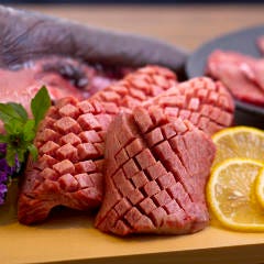 和牛炭火焼肉 城