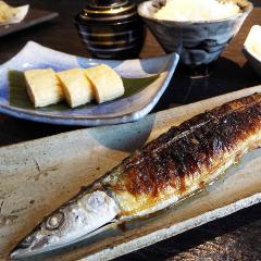 四季旬菜 いおり_【季節の焼き魚】
旬の魚を楽しめるのも当店のおすすめ料理のひとつです。夏はあゆや金目鯛。秋は脂が乗ったサンマが登場!料理人が目利きしたその時季のお魚をご提供いたしましので、お楽しみください。