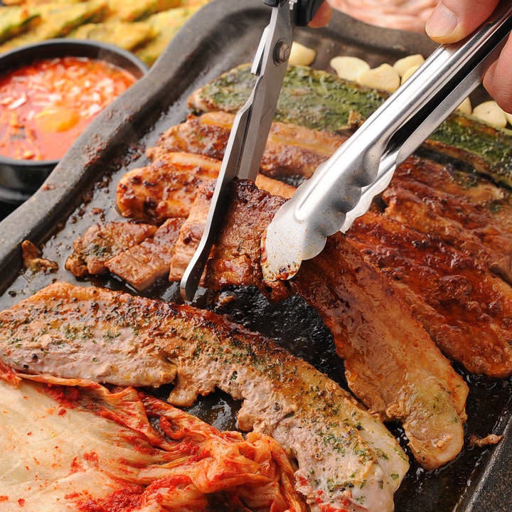 新宿の焼肉食べ放題10選 黒毛和牛に卸直営の厳選牛 6種のサムギョプサルも Favy ファビー