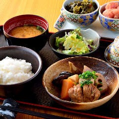 博多もつ鍋 やまや 大阪北浜店 ランチメニュー ぐるなび 博多もつ鍋 やまや 大阪北浜店 ランチメニュー ぐるなび