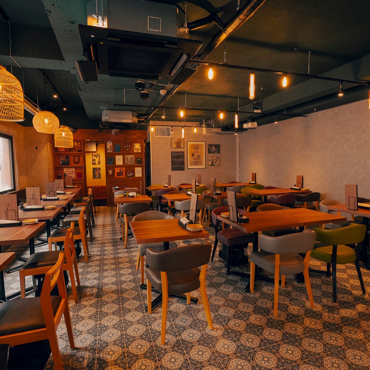 ブルートーンでモダンな内観