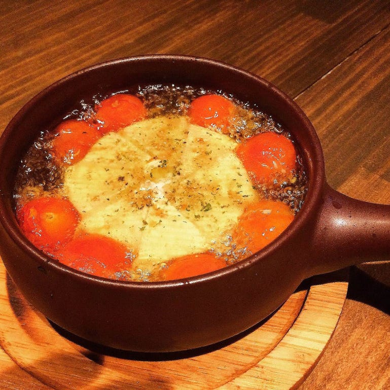 AND...You 公津の杜_丸ごとカマンベールとミニトマトのアヒージョ