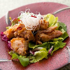 《小ぼけ》の人気メニューを余すところなくご賞味ください