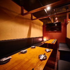 団体様でも安心の広々個室空間をご用意。新宿での貸切も大歓迎◎