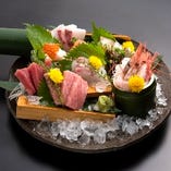 自慢の『鮮魚盛り合わせ』は三崎港直送本鮪など産直鮮魚をご提供
