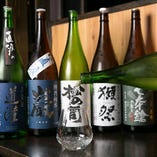 滋賀県をはじめ各地の蔵元から、丁寧な仕事で作られた地酒を取り揃えております。