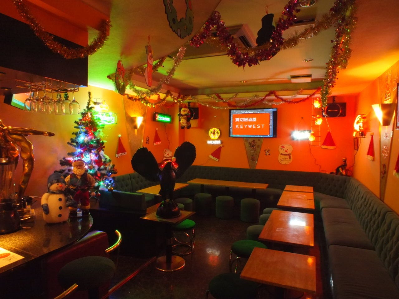 貸切パーティラウンジ ルーキャステル 東京新宿歌舞伎町店 宴会 シャンパンタワー