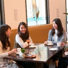 女子会にも使えるカフェラウンジ