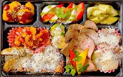 お一人様づつの豪華な 【ケチケチしないオードブル】