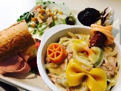 カフェ＆レストラン シュシュポット 