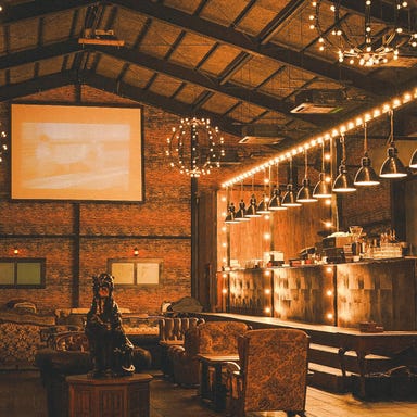 THE HIDEAWAY FACTORY 栗東_大型スクリーン、マイク完備『店内貸切』(着席最大100名、立食最大300名)