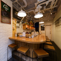 スタンドシャン食－OSAKA北新地－　Champagne ＆ GYOZA BAR