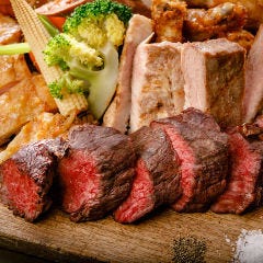 黒毛和牛＆ブランド豚四万十ポーク入り肉盛り3種