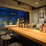 《コ吟》名古屋では珍しいお酒を楽しむ憩いの場所「角打ち」。