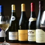 『泉士』では料理『コ吟』では酒肴との相性を考え仕入れるワイン