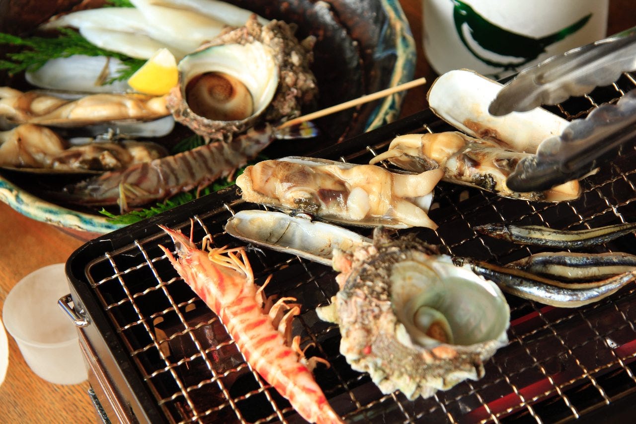 長浜港から直送の魚介をお客様のテーブルで「浜焼き」♪