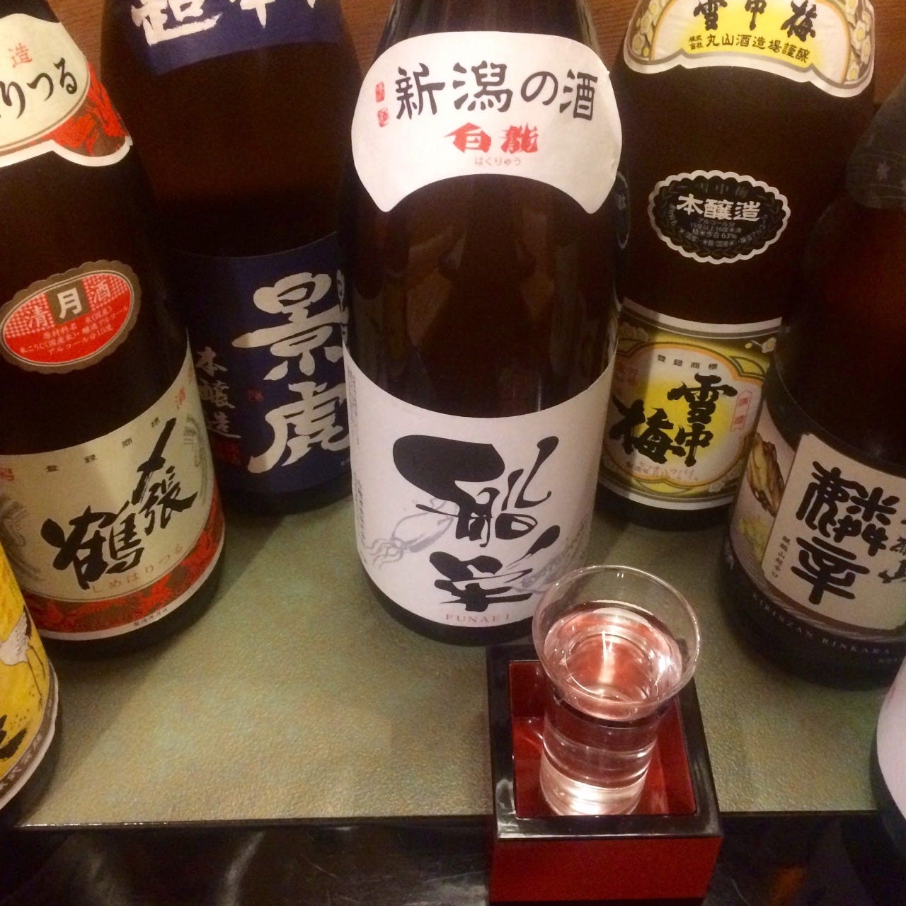 日本酒◆常時６種の地酒を取り揃え