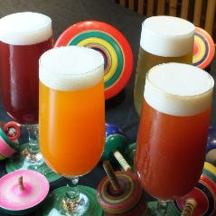 銀座 独楽_大好評!!野菜ビールは赤，橙、緑、紫の4色からお選びください♪