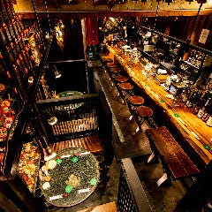 銀座 独楽_オープンキッチンを臨むカウンター席（～10名様）