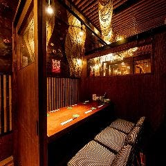 銀座 独楽_テーブル半個室（～6名様）和情緒にあふれ、おこもり感のある半個室