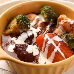 牛肉の赤ワイン煮（ガーリックトースト付）