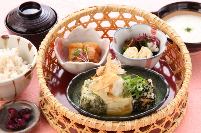 ご飯ととろろ とろ麦 立川ガーデンテーブルズ店 立川 日本料理 ぐるなび
