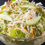 新鮮なシャキシャキ野菜も食べれます。