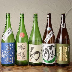 地元広島の地酒『幻』をはじめ、全国各地の日本酒をご用意