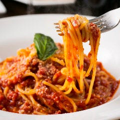 自家製のトマトソースを使ったパスタには粉チーズをたっぷりと♪