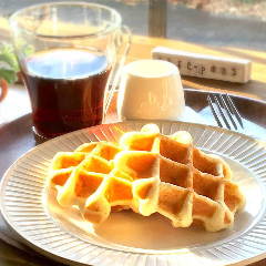 焼きたてワッフルがふわっとおいしい。