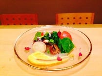イイダコ、アスパラ、からすみ、他   ホワイトアスパラソース