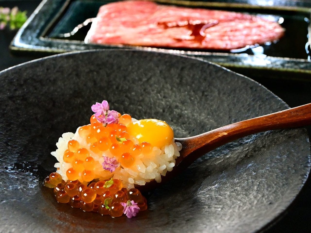 肉 基地 黒 貴