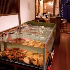 うにと四季海鮮うに むらかみ 函館本店_店内水槽より、活でお刺身を愉しめます！