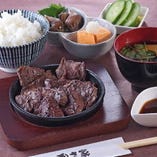 牛ハラミ定食(ごはん・味噌汁・小鉢)