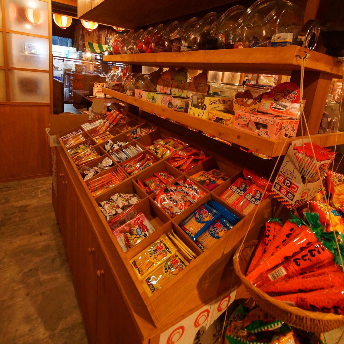 駄菓子バー 公式】駄菓子バー – 昭和レトロで駄菓子が食べ放題の居酒屋
