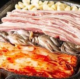 鹿児島県産の豚肉を使用した人気のサムギョプサル！