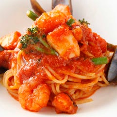土・日・祝日ランチ【選べるメインディッシュにサラダ＆スープバー、ピザ、デザート、ドリンクバー付】