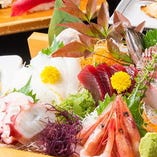 [ご宴会]
寿司屋ならではの豪華なお料理が並ぶコース多数！