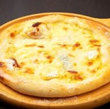 4種のチーズピッツァ