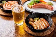 ソーセージは盛り合わせから一本物まで種類豊富に楽しめます！