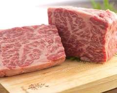 馬刺しと焼き鳥 グルマン三年坂_熊本が世界に誇る赤ウシ【熊本】