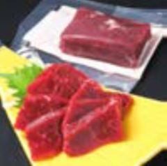 馬刺しと焼き鳥 グルマン三年坂_ヒレ馬刺し