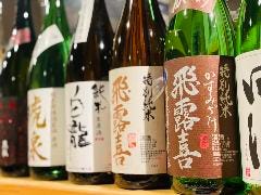 こだわりの厳選地酒の数々 隠し酒もあります