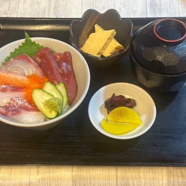 京町・大ちゃん(伏水酒蔵小路内)_本マグロ入り海鮮丼定食