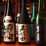 日本酒は定番からプレミアムな一杯まで、全30種以上の品揃え